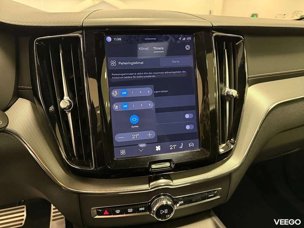 Volvo XC60 Recharge T6 AWD 350HK R-Design /Pano /Drag 257kW