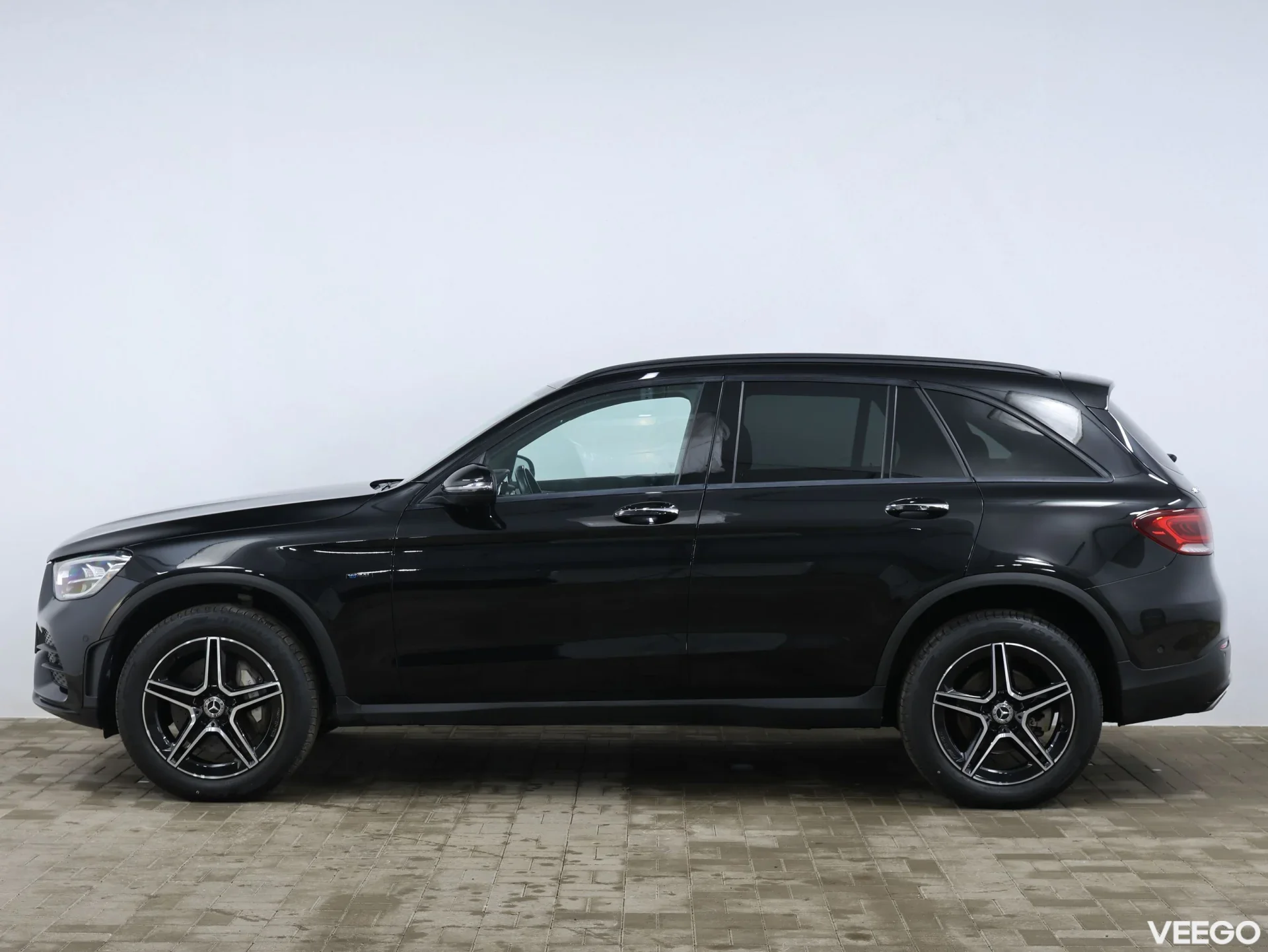 Mercedes-Benz GLC300 DE 4MATIC AMG Night Package 2 225kW