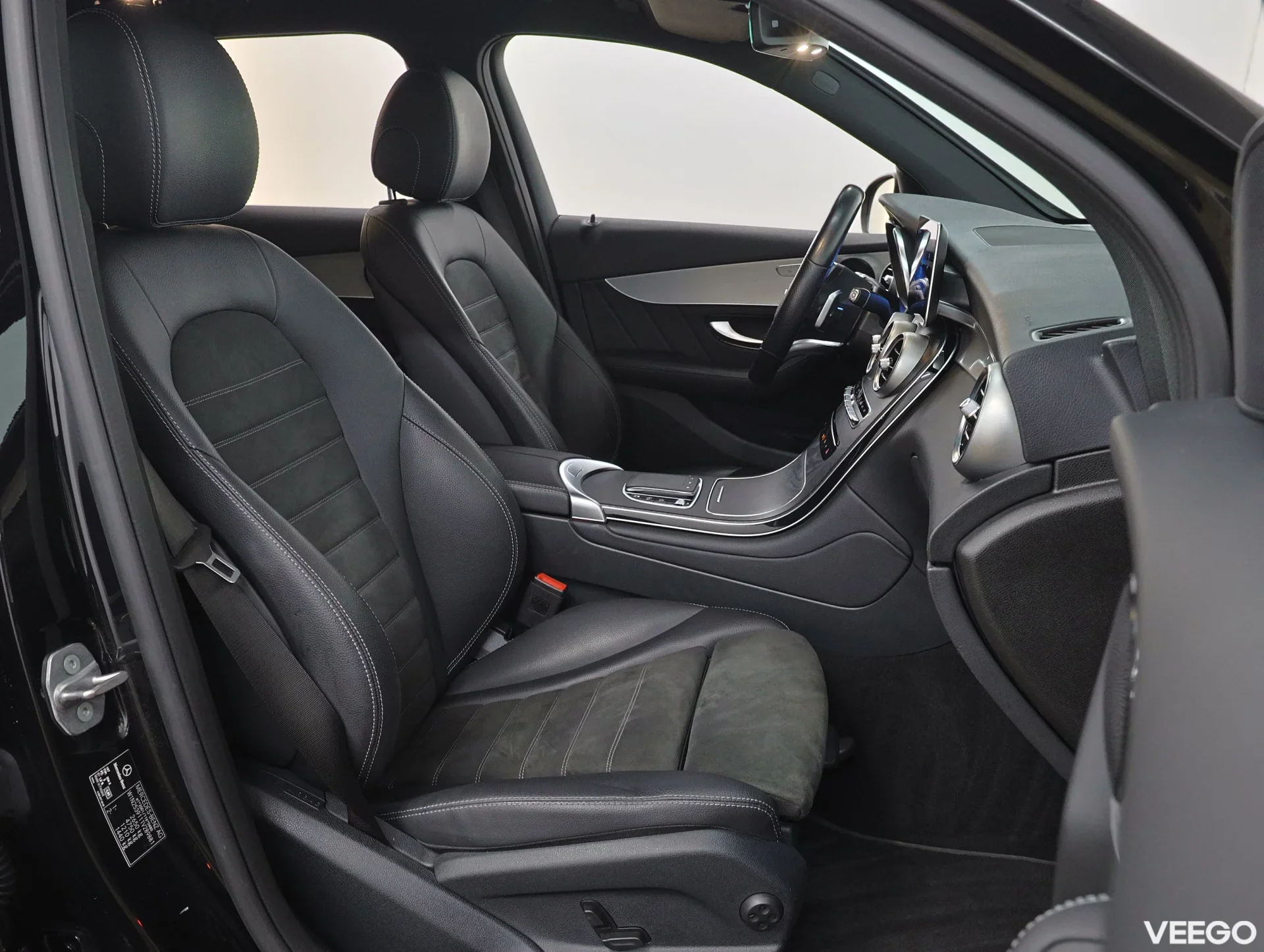 Mercedes-Benz GLC300 DE 4MATIC AMG Night Package 2 225kW