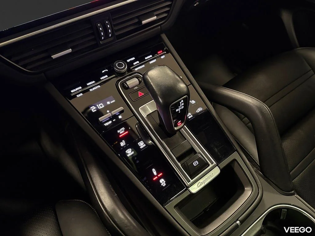Porsche Cayenne Coupe 340HK /HuD /PDCC /Sportavgas /Se Spec 250kW