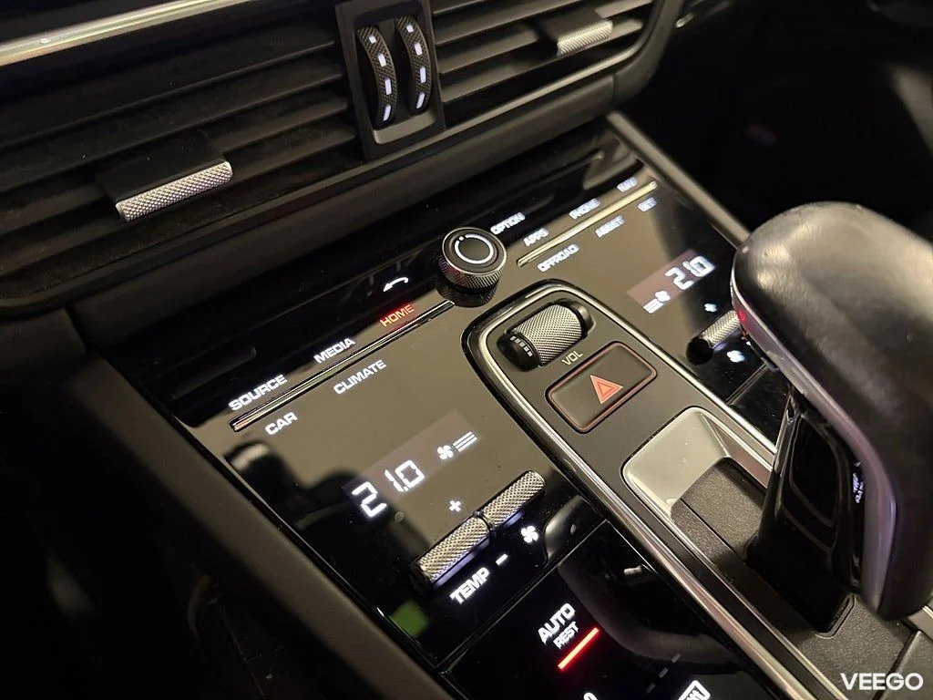 Porsche Cayenne Coupe 340HK /HuD /PDCC /Sportavgas /Se Spec 250kW