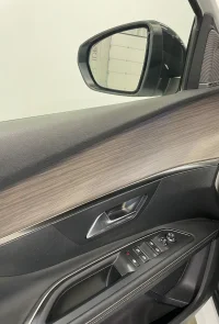 Peugeot 5008 - 1.2 96kW thumbnail