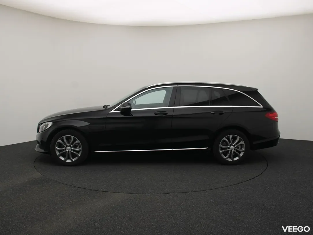 Mercedes-Benz C220 2.1 125kW