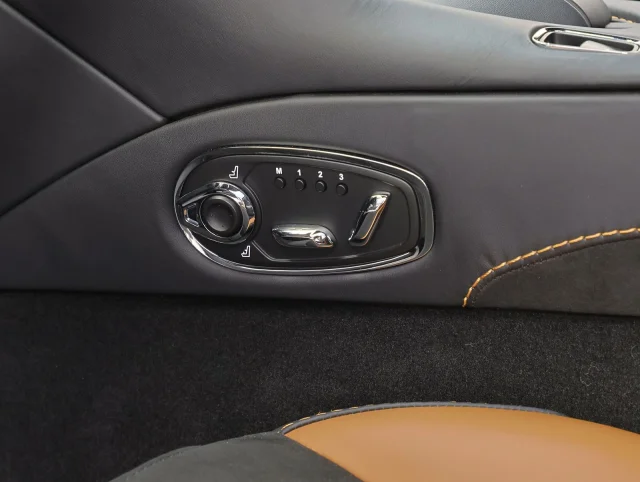 Image of Aston Martin DBS V12 533kW