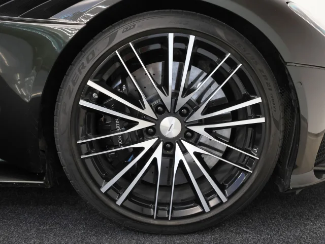 Image of Aston Martin DBS V12 533kW