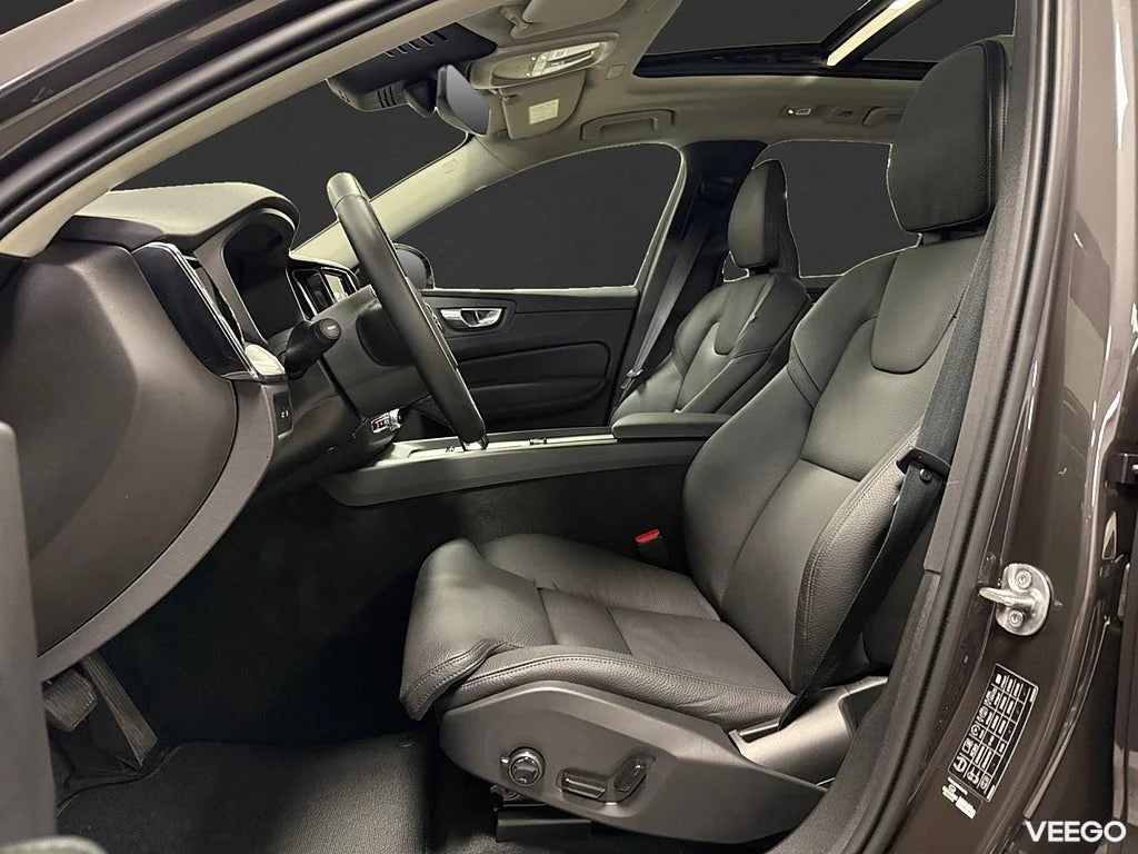 Volvo XC60 T8 AWD 456HK Plus Dark /Pano /360 /Drag 335kW