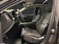 Volvo XC60 T8 AWD 456HK Plus Dark /Pano /360 /Drag 335kW thumbnail
