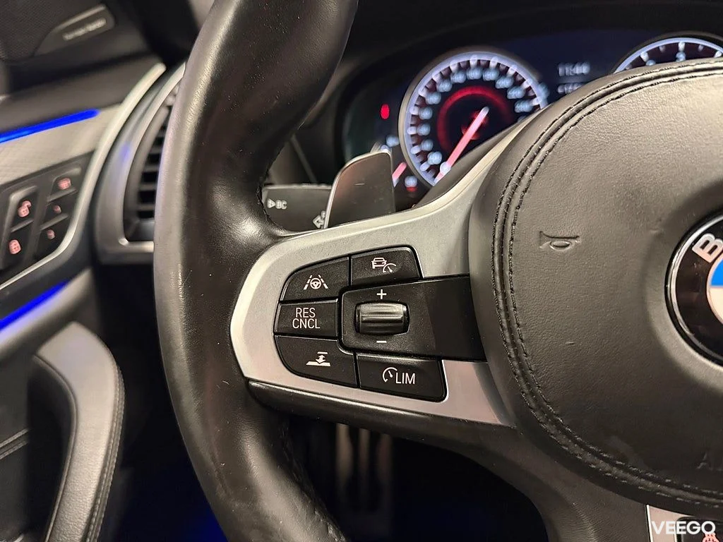 BMW X4 xDrive30i 252HK M-Sport /Innovation /HuD /Drag 185kW