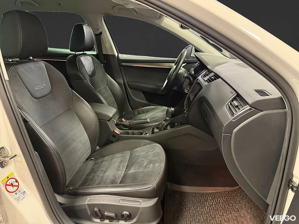 Skoda Octavia Scout 1.8 TSI 4x4 DSG 180HK /Drag /Värmare 132kW