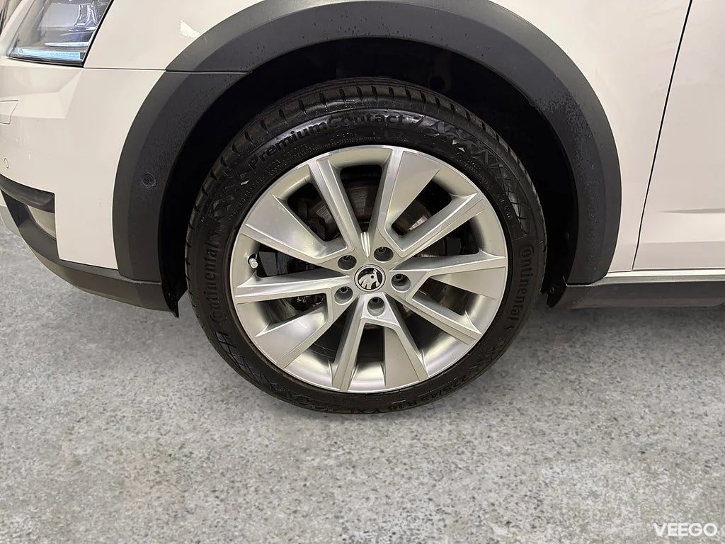 Skoda Octavia Scout 1.8 TSI 4x4 DSG 180HK /Drag /Värmare 132kW