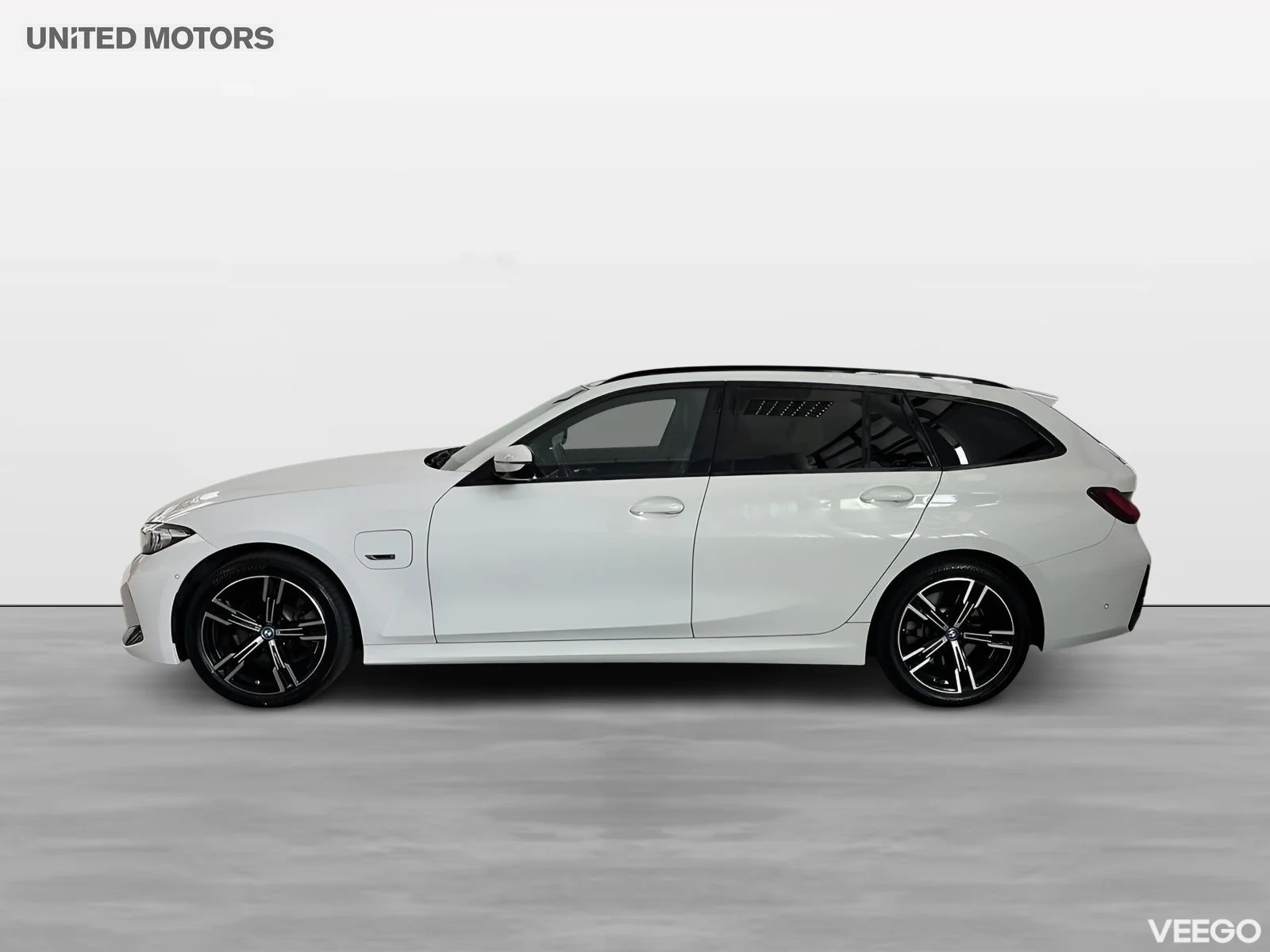 BMW 330 xDrive Touring M Sport Drag HiFi Park Assist 0kW