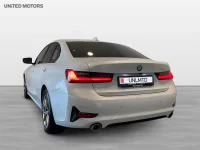 BMW 330 Rattvärme HiFi-högtalarsystem Parkeringsassistent 0kW