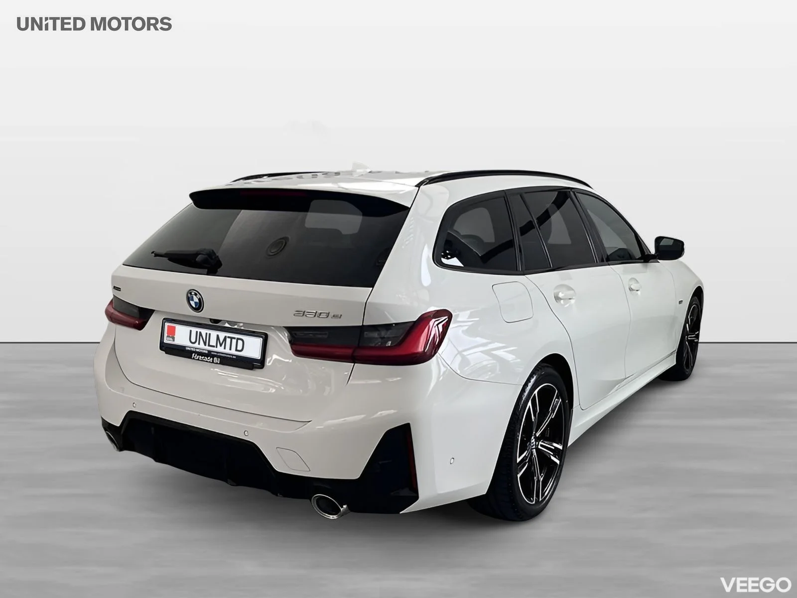 BMW 330 xDrive Touring M Sport Drag HiFi Park Assist 0kW