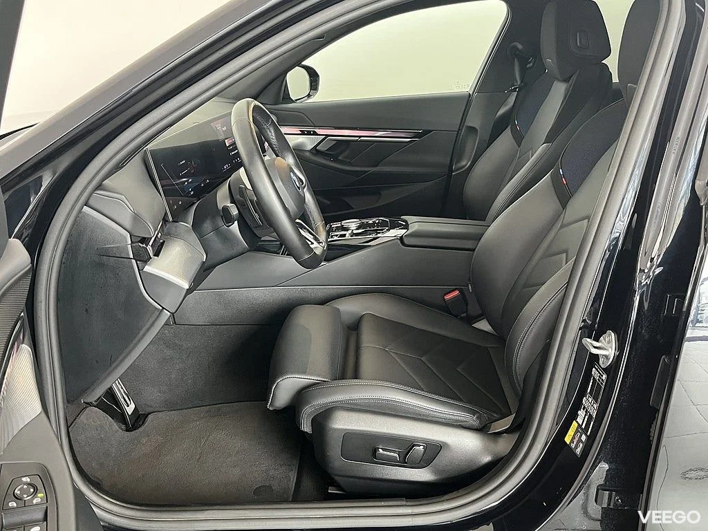 BMW i5 eDrive40 Sedan M Sport Drag Rattvärme Drive/Park Assist 0kW