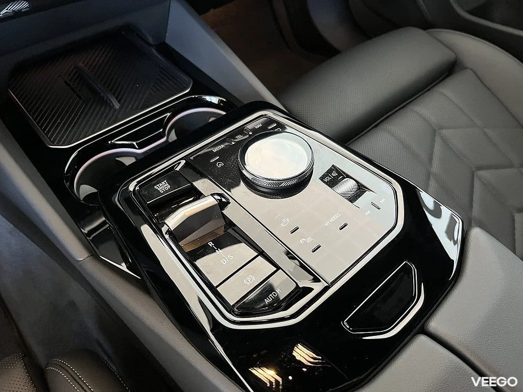 BMW i5 eDrive40 Sedan M Sport Drag Rattvärme Drive/Park Assist 0kW