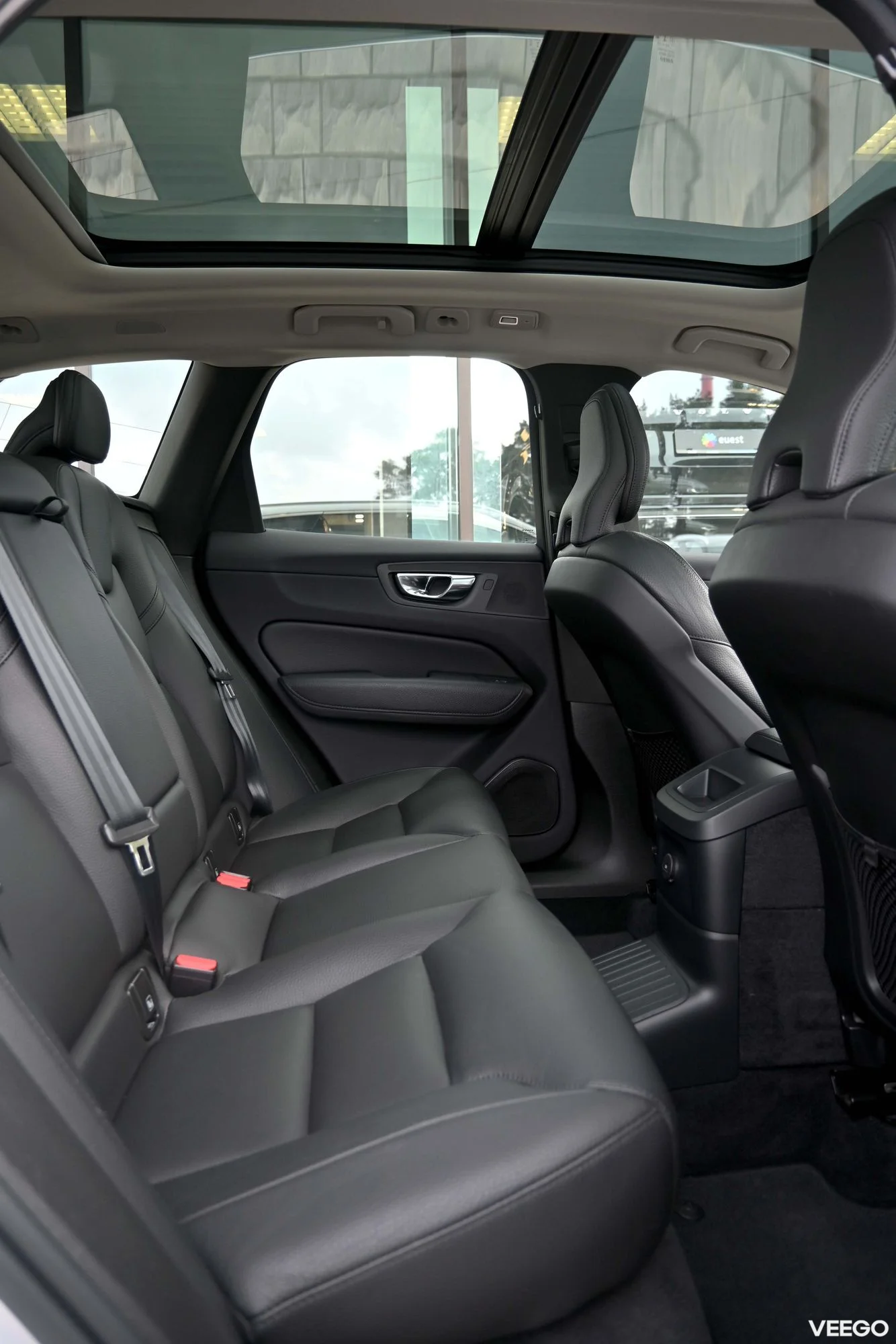 Volvo XC60 AWD H&K INSCRIPTION XENIUM INTELLI SAFE 2 251kW
