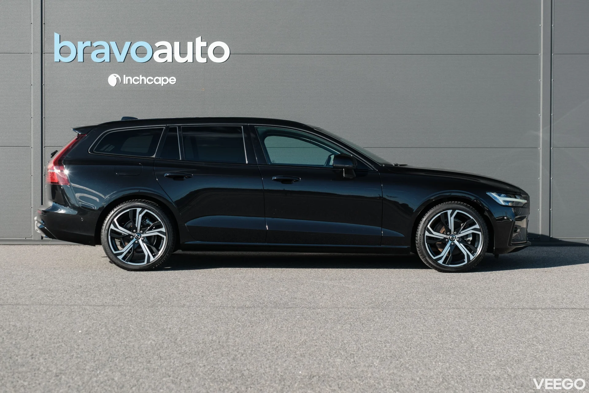 Volvo V60 Mild-Hybrid Plus Dark 2 145kW