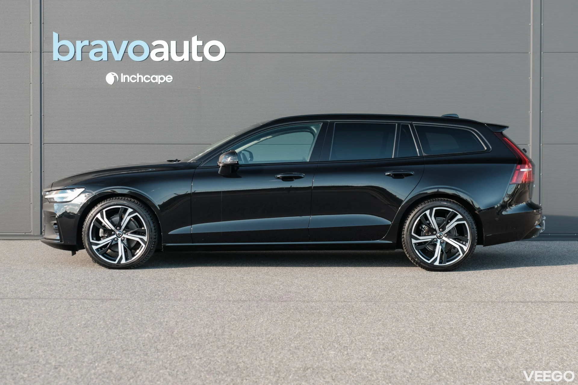 Volvo V60 Mild-Hybrid Plus Dark 2 145kW