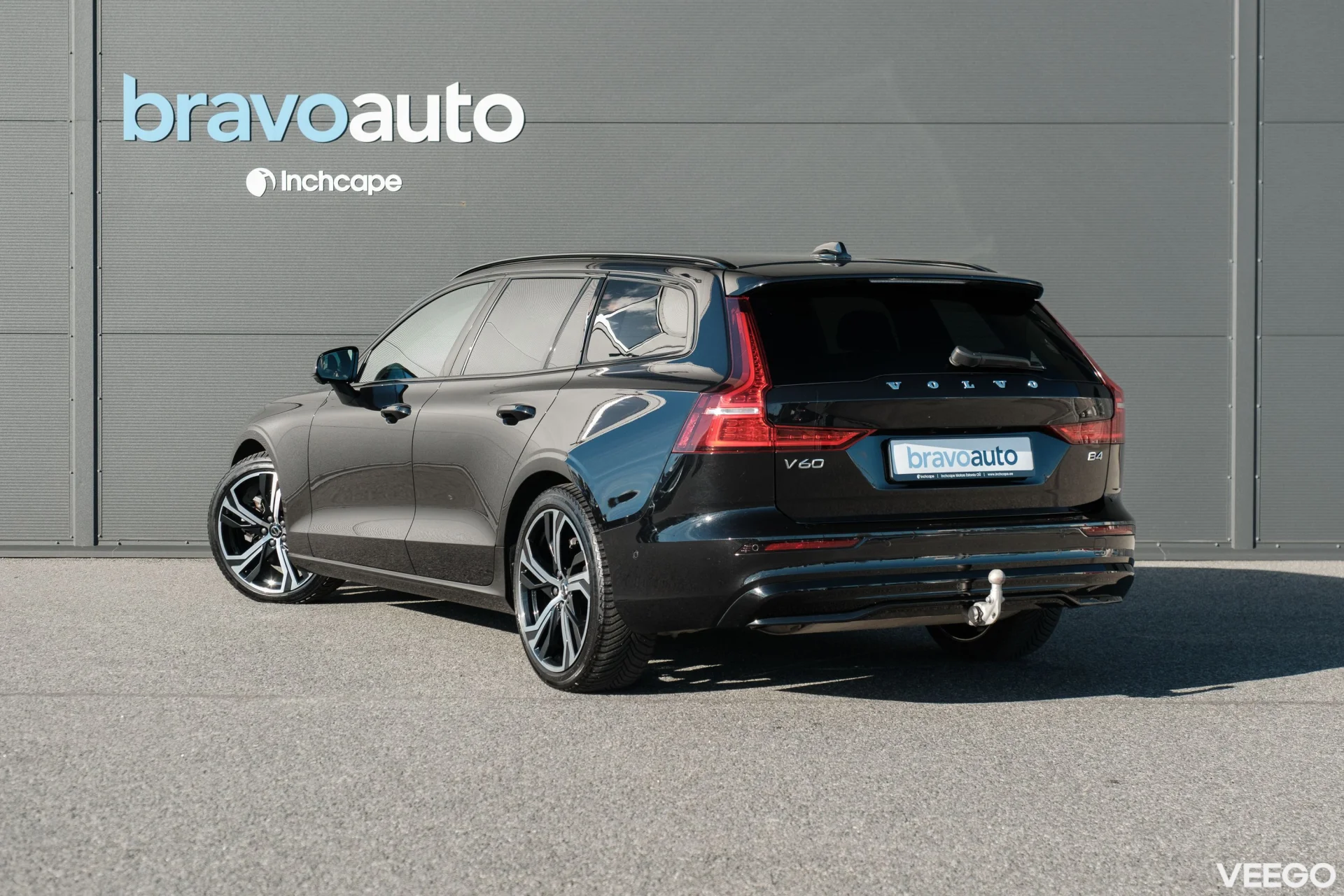 Volvo V60 Mild-Hybrid Plus Dark 2 145kW