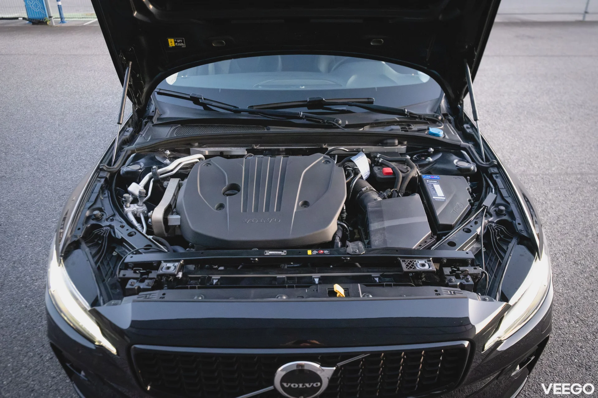 Volvo V60 Mild-Hybrid Plus Dark 2 145kW