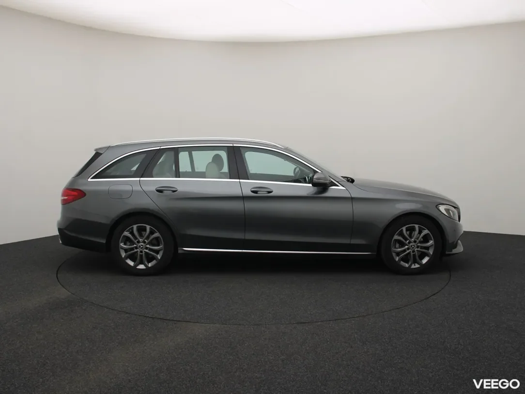 Mercedes-Benz C220 2.1 125kW