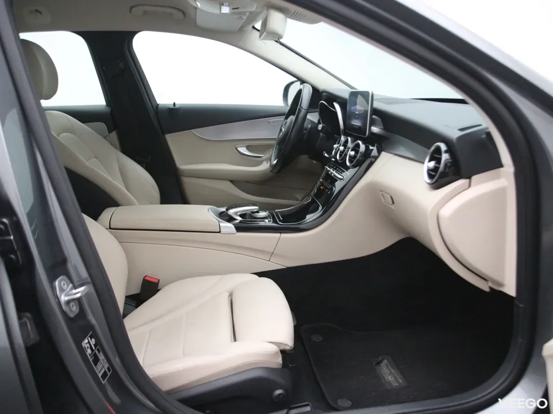 Mercedes-Benz C220 2.1 125kW