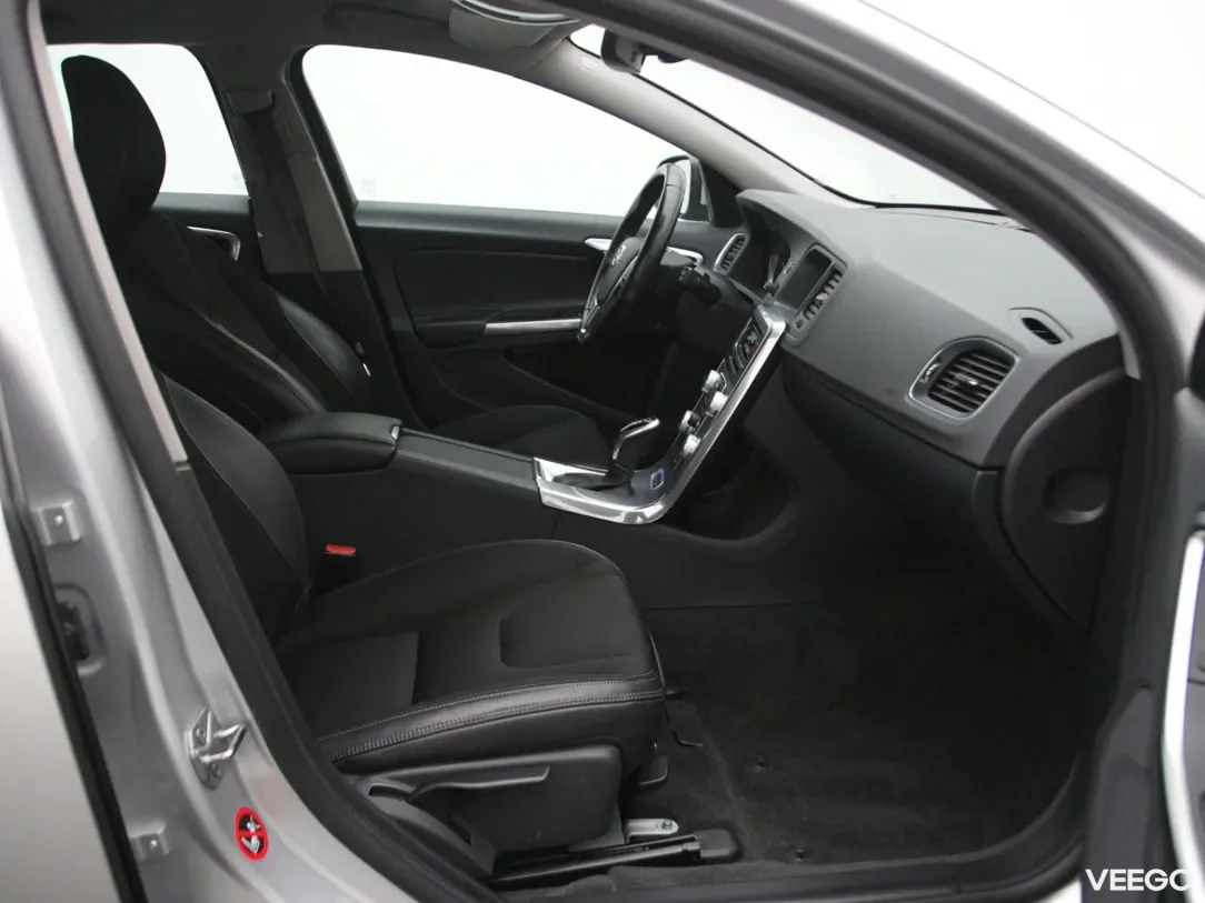 Volvo V60 2.4 169kW