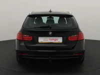 BMW 320 2 135kW thumbnail