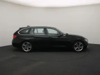 BMW 320 2 135kW thumbnail