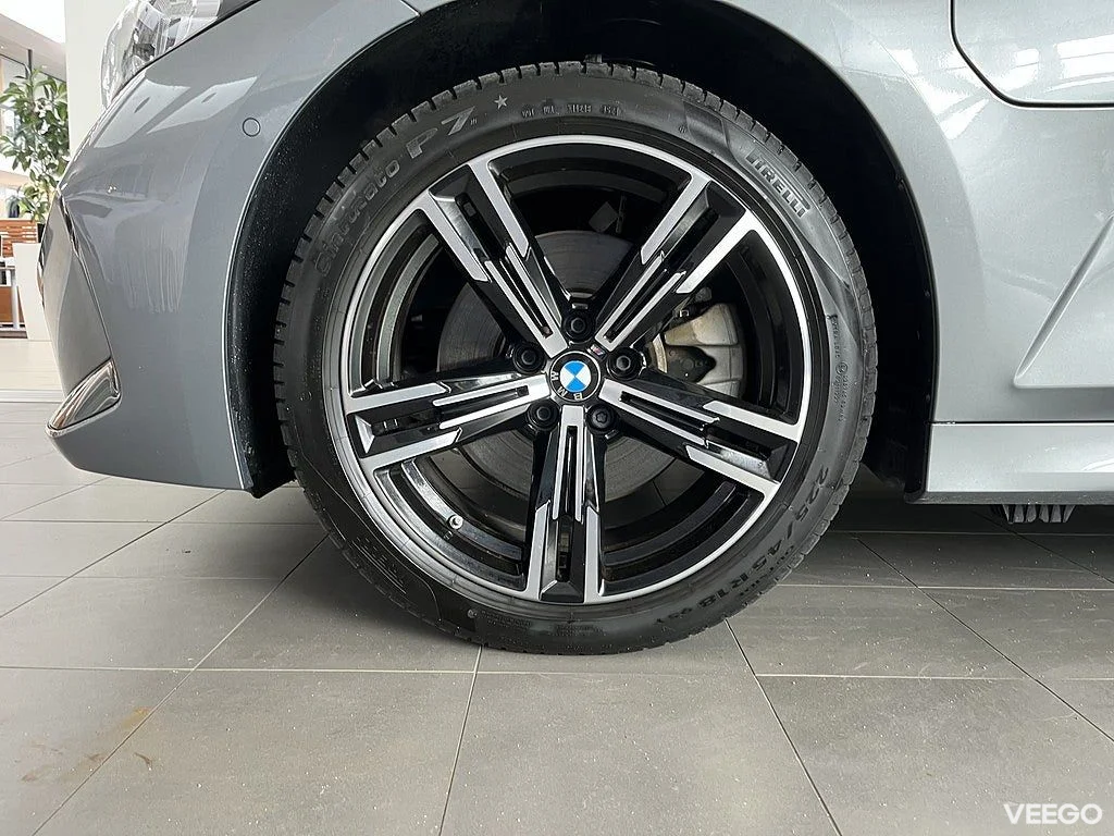 BMW 330 xDrive Sedan M Sport Drag 18" HiFi Rattvärme Sportstol 0kW