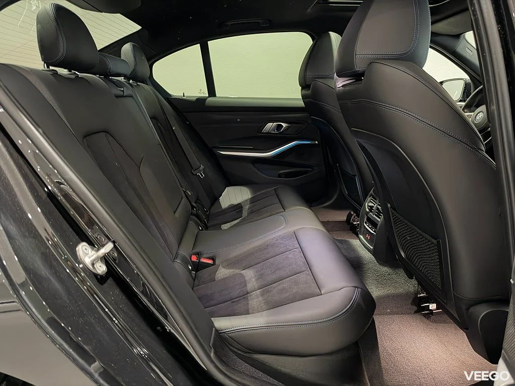 BMW 330 xDrive Sedan M Sport Head-up Hi-Fi Rattvärme Taklucka 215kW
