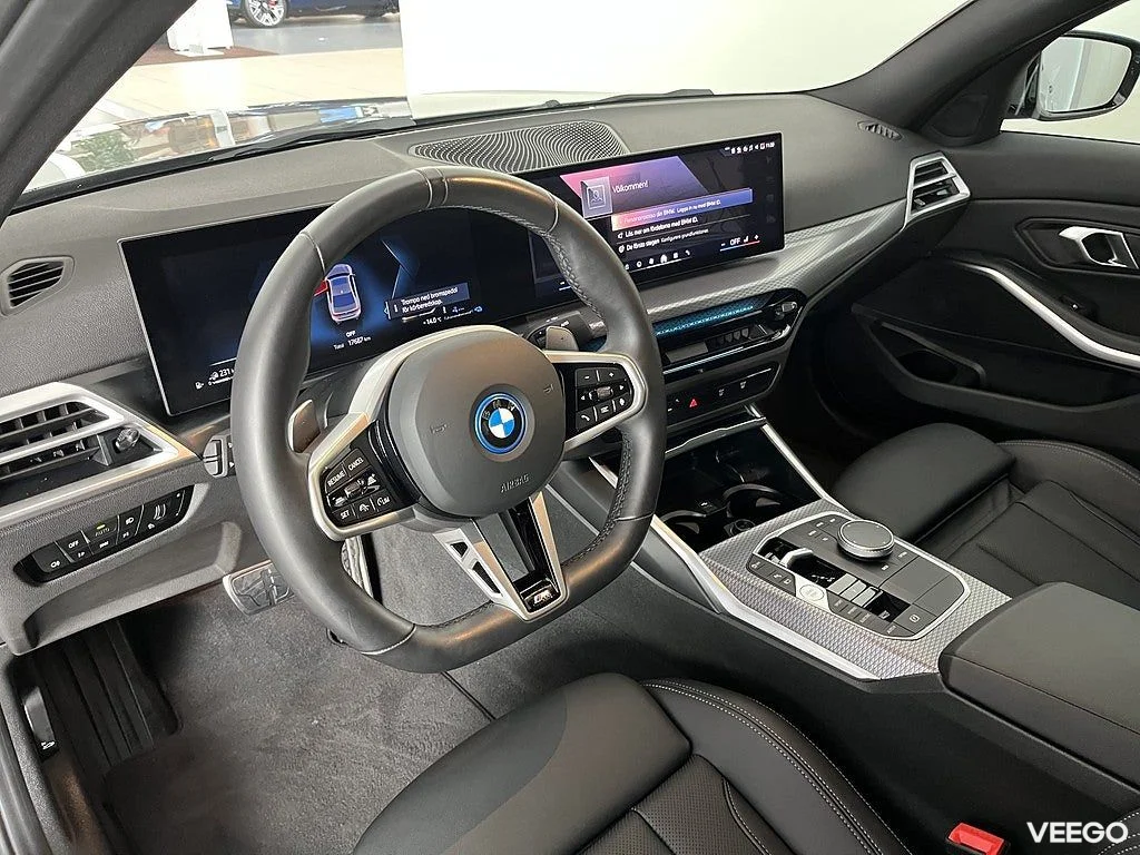 BMW 330 xDrive Sedan M Sport Drag 18" HiFi Rattvärme Sportstol 0kW