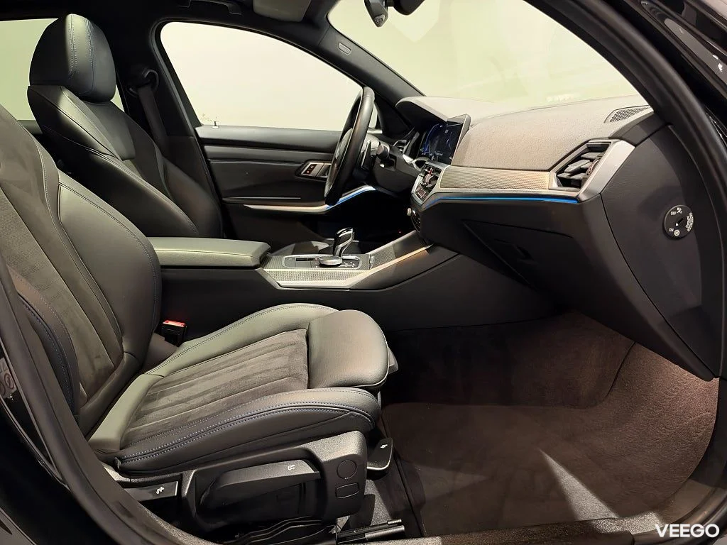 BMW 330 xDrive Sedan M Sport Head-up Hi-Fi Rattvärme Taklucka 215kW