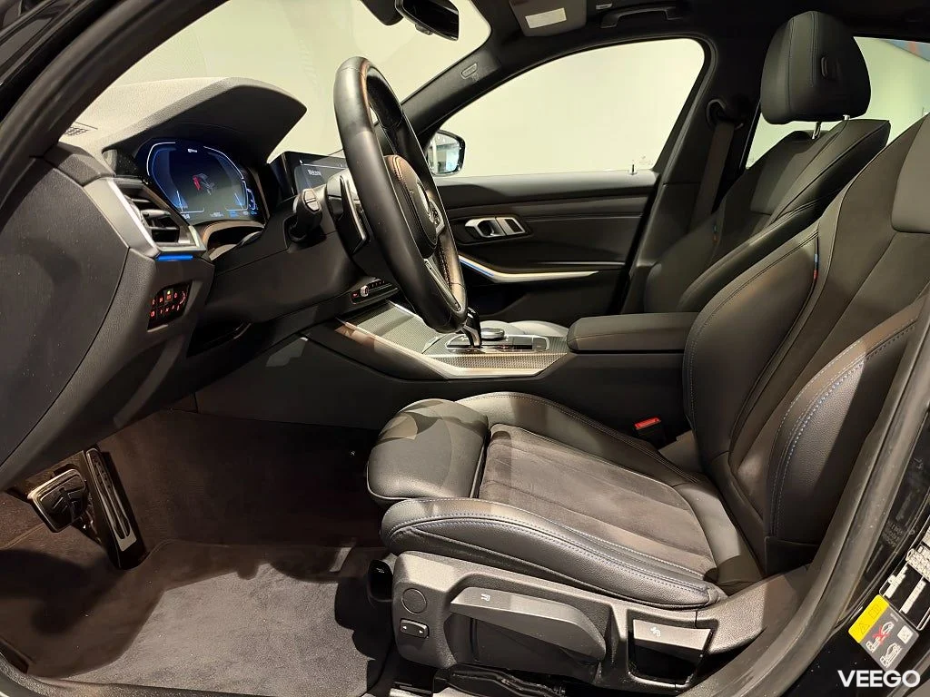 BMW 330 xDrive Sedan M Sport Head-up Hi-Fi Rattvärme Taklucka 215kW