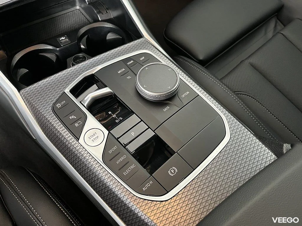 BMW 330 xDrive Sedan M Sport Drag 18" HiFi Rattvärme Sportstol 0kW