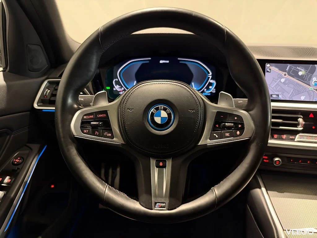 BMW 330 xDrive Sedan M Sport Head-up Hi-Fi Rattvärme Taklucka 215kW
