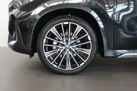 BMW iX1 eDrive20 xLine H/K Drag Comfort Access Sportstolar 0kW thumbnail