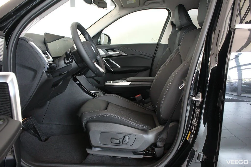 BMW iX1 eDrive20 xLine H/K Drag Comfort Access Sportstolar 0kW