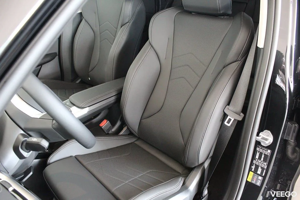 BMW iX1 eDrive20 xLine H/K Drag Comfort Access Sportstolar 0kW
