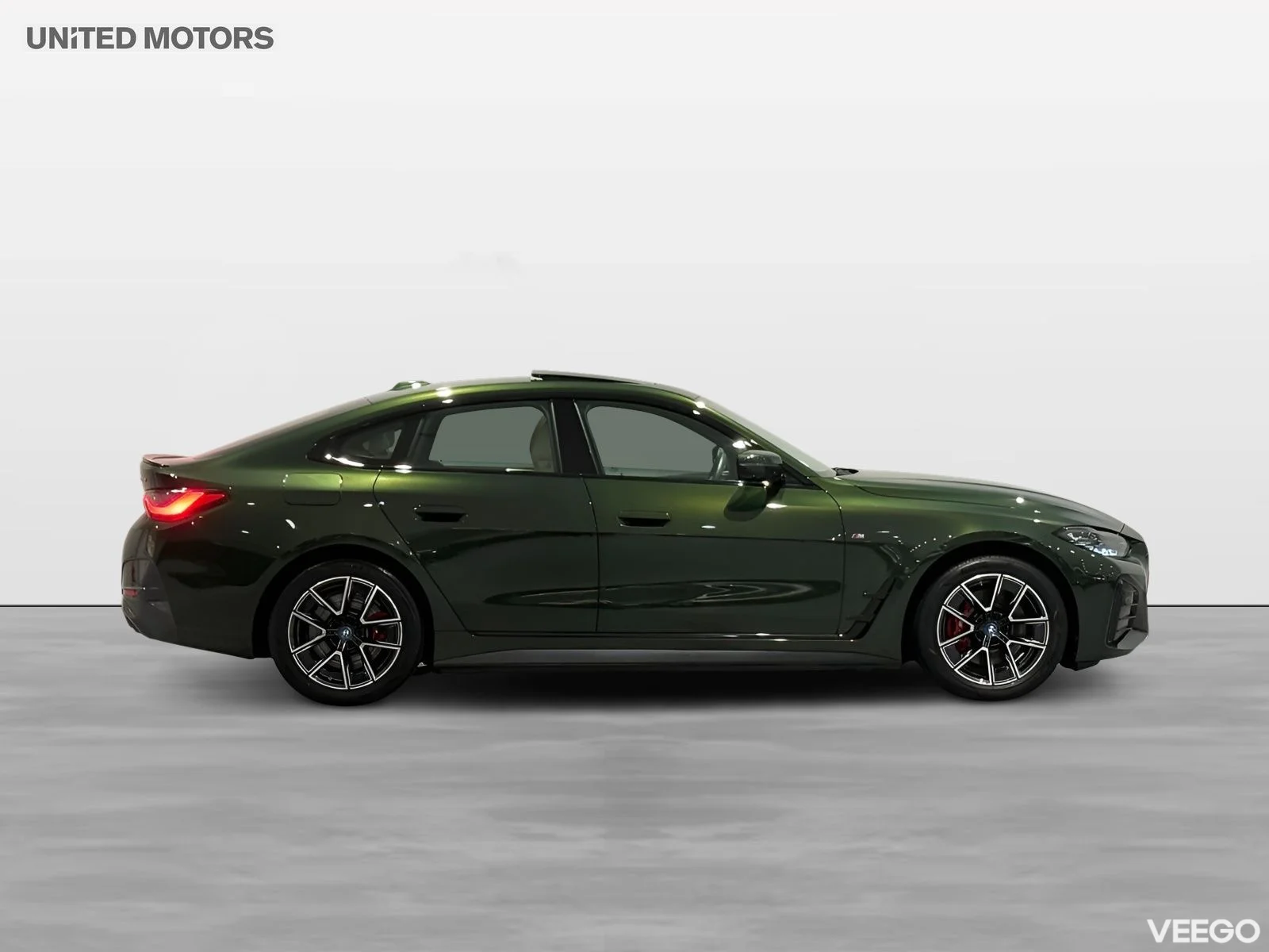 BMW i4 eDrive40 M Sport Pro Drag Glastaklucka H/K Adpt Farth 0kW
