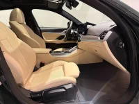 BMW i4 eDrive40 M Sport Pro Drag Glastaklucka H/K Adpt Farth 0kW thumbnail