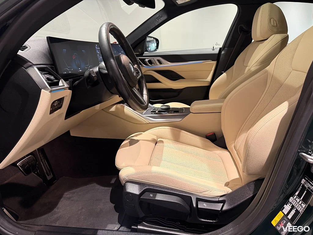 BMW i4 eDrive40 M Sport Pro Drag Glastaklucka H/K Adpt Farth 0kW