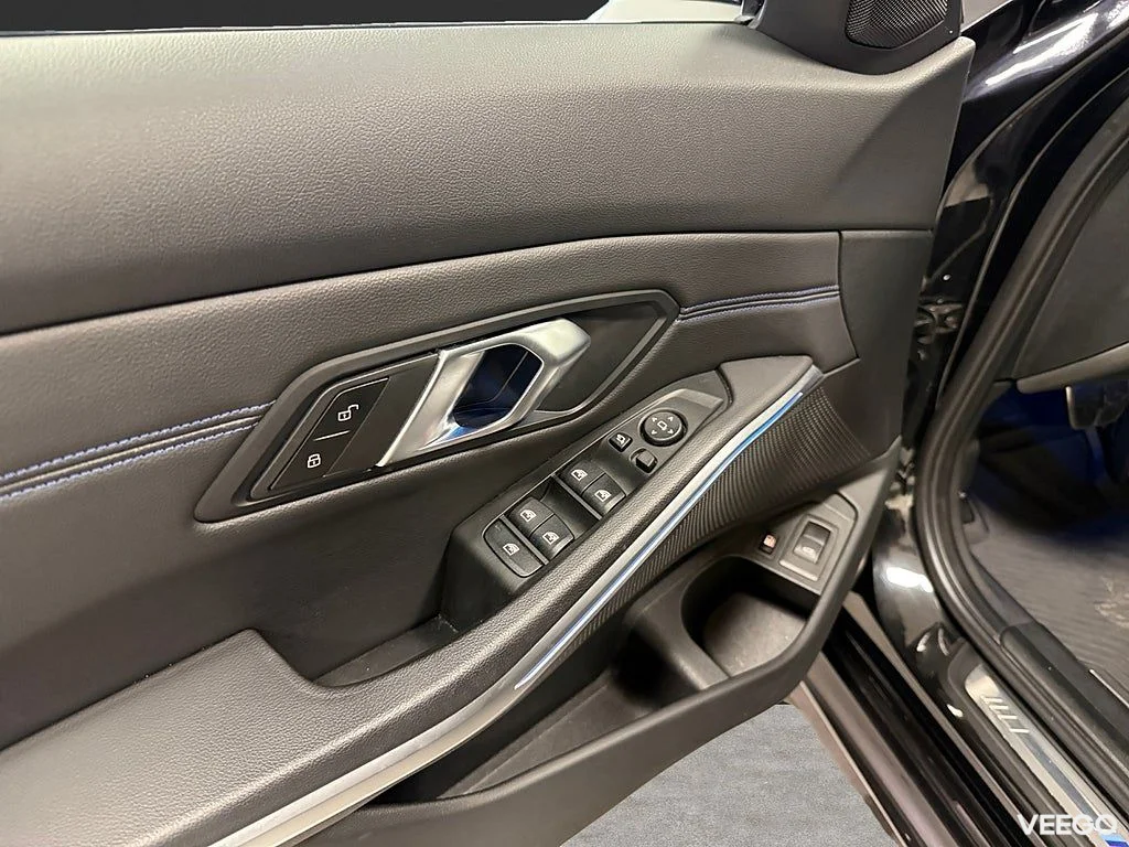 BMW 330 e xDrive Touring 292HK M-Sport /Drag /HiFi /B-Kamera 215kW
