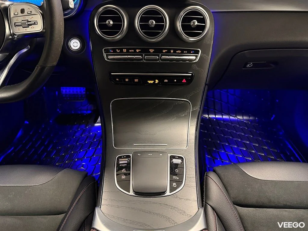 Mercedes-Benz GLC200 GLC 300 de 4M 306HK AMG /Drag /B-Kamera 225kW