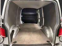 Volkswagen Transporter 2.0 TDI DSG 150HK L2 3-Sits/Drag/Moms 110kW thumbnail