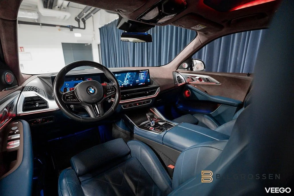 BMW XM 4.4 V8 xDrive B&W Merino Massage Softclose Bakaxelstyrn 480kW