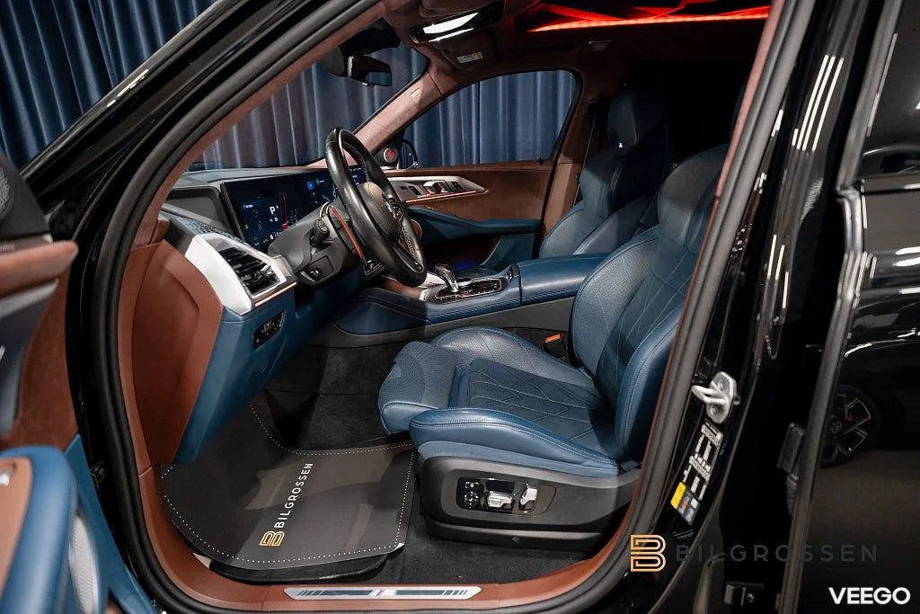 BMW XM 4.4 V8 xDrive B&W Merino Massage Softclose Bakaxelstyrn 480kW
