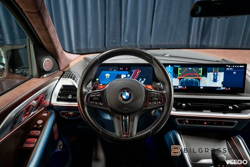 BMW XM 4.4 V8 xDrive B&W Merino Massage Softclose Bakaxelstyrn 480kW