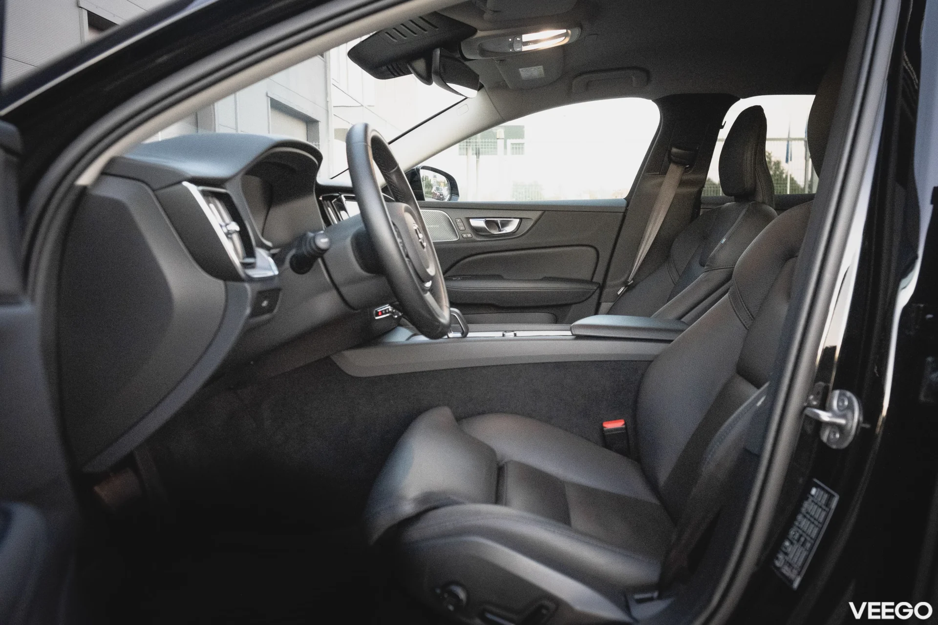 Volvo V60 Mild-Hybrid Plus Dark 2 145kW