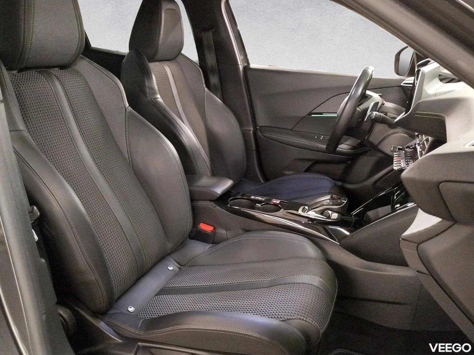 Peugeot 2008 GT BlueHDi 130 AT8 96kW
